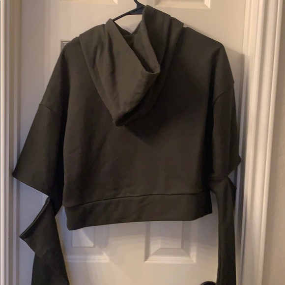 Alo Yoga peak cropped hoodie - Picture 7 of 11